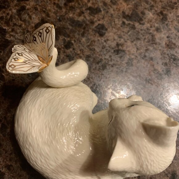 Lenox white cat with butterfly - Picture 3 of 4